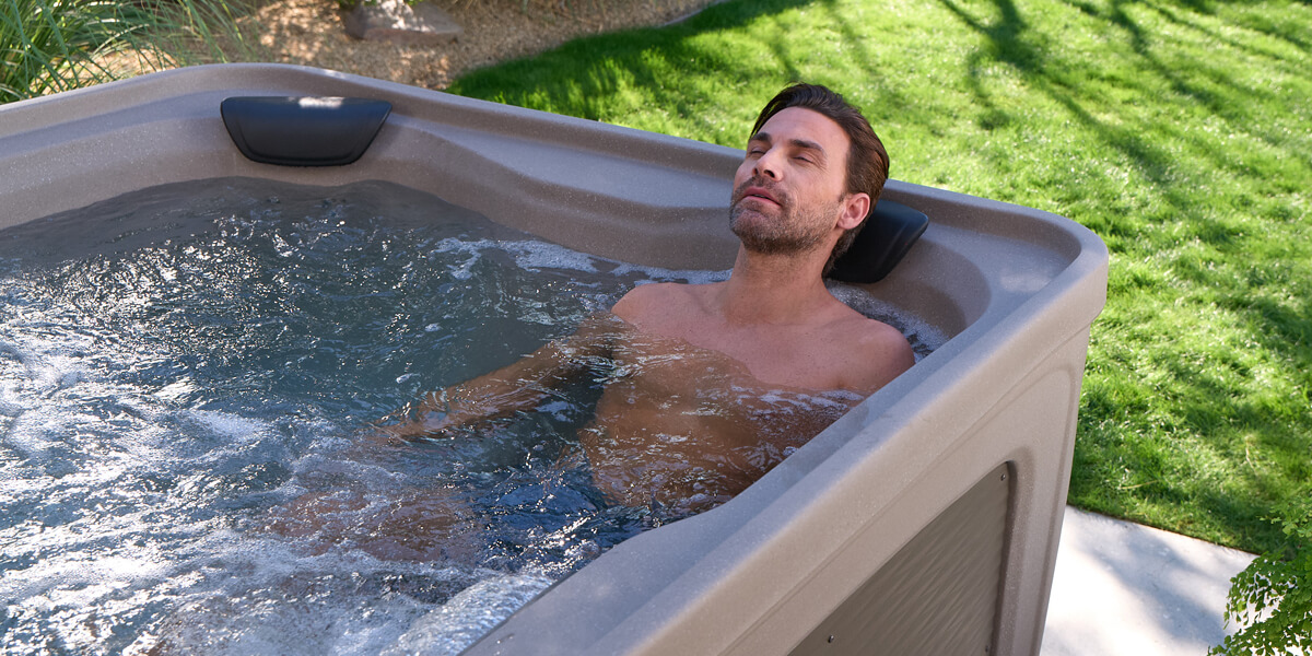 hot-spring-ffc-gallery-azure-man-relaxing